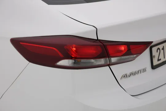 Hyundai Elantra (Avante)