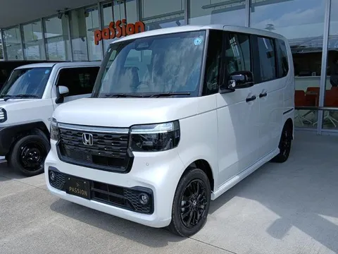 Honda N-BOX Custom