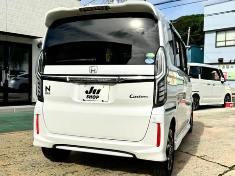 Honda N-BOX Custom