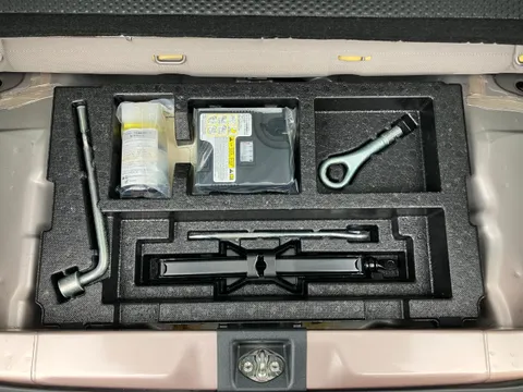 Daihatsu Mira Tocot