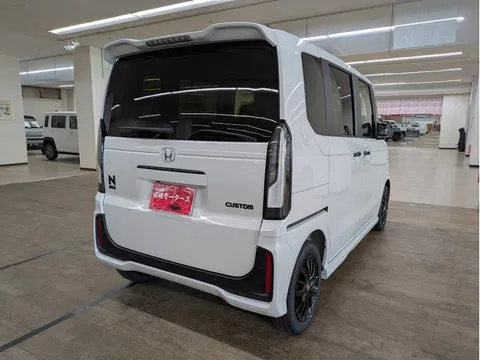 Honda N-BOX Custom