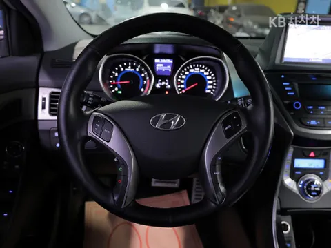Hyundai Elantra (Avante)
