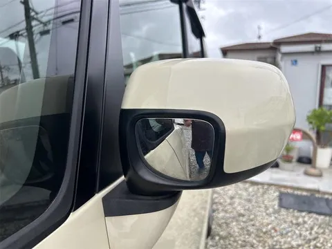 Honda N-BOX Plus