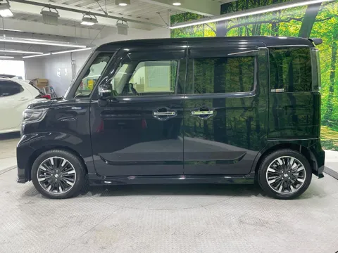 Suzuki Spacia Custom