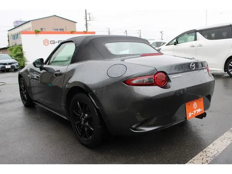 Mazda MX-5 (Roadster)