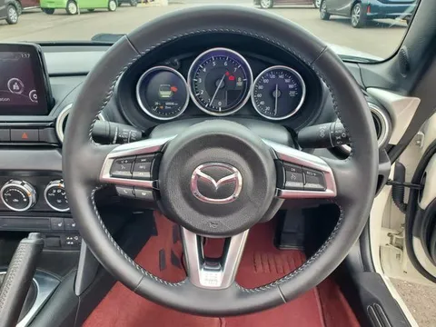 Mazda MX-5 (Roadster)