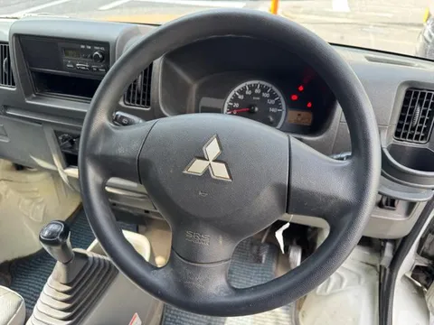Mitsubishi Minicab Van