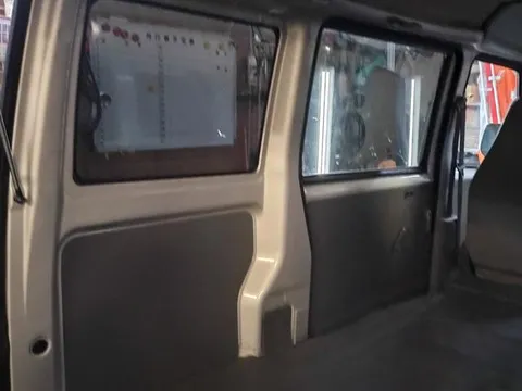 Mitsubishi Minicab Van