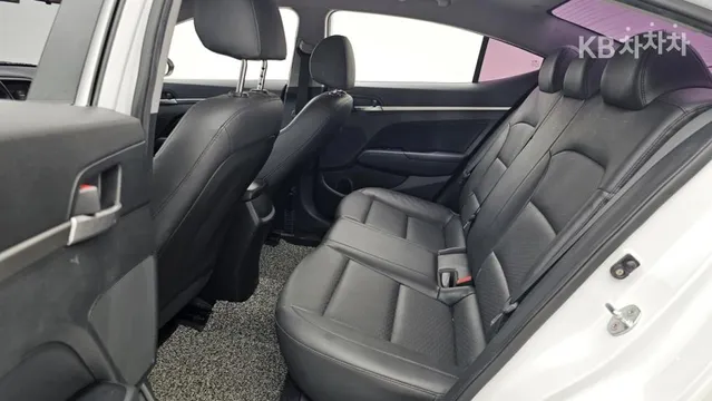 Hyundai Elantra (Avante)