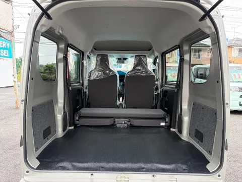 Nissan Clipper Van