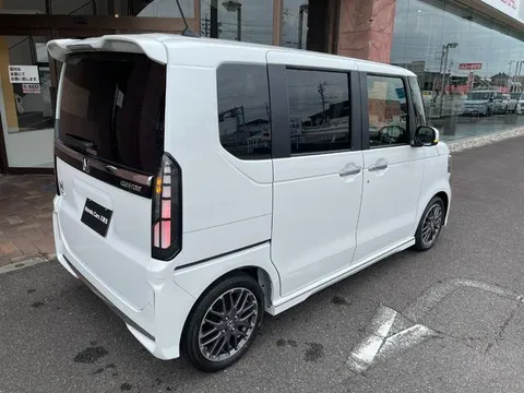 Honda N-BOX Custom