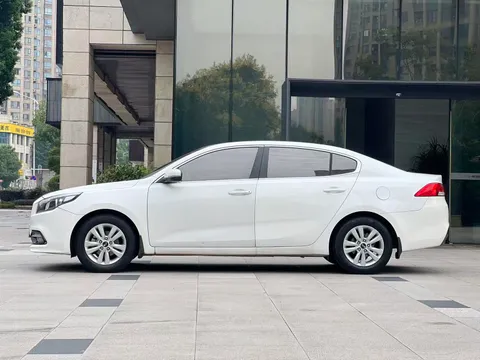 Kia K4
