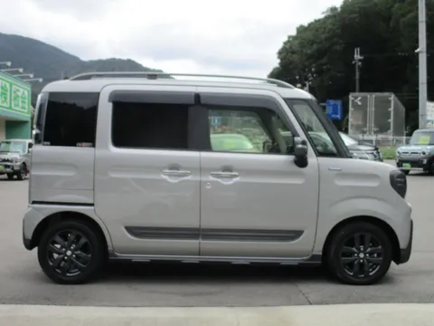 Suzuki Spacia Gear