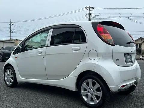 Mitsubishi I