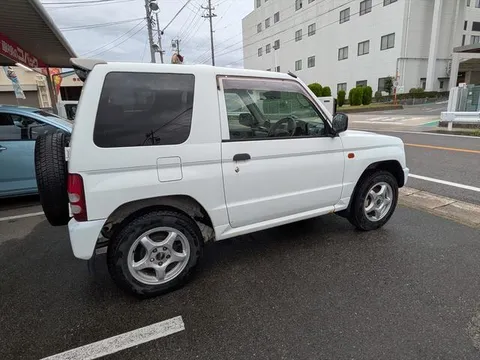 Mitsubishi Pajero Mini
