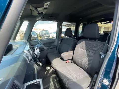 Toyota Pixis Mega