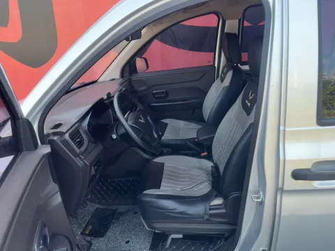 Wuling Hongguang V