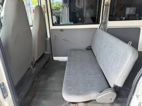 Nissan Clipper Van