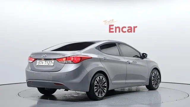 Hyundai Elantra (Avante)
