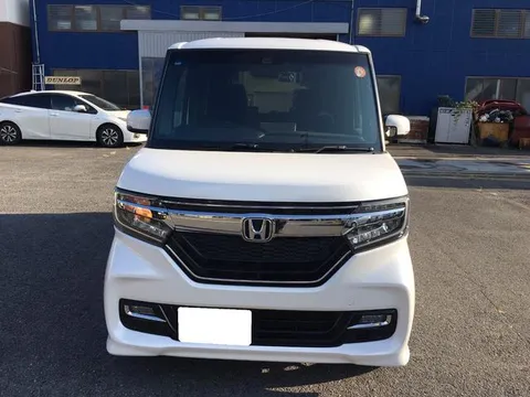 Honda N-BOX Custom