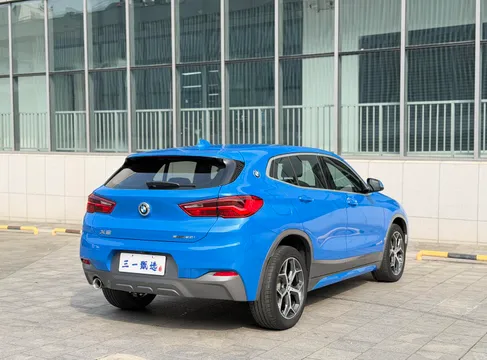 BMW X2
