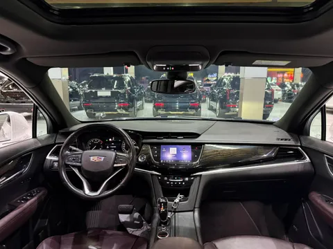 Cadillac XT6