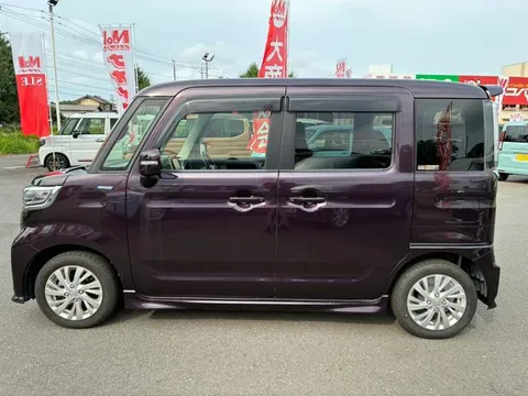Suzuki Spacia Custom