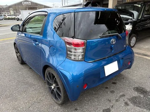 Toyota iQ