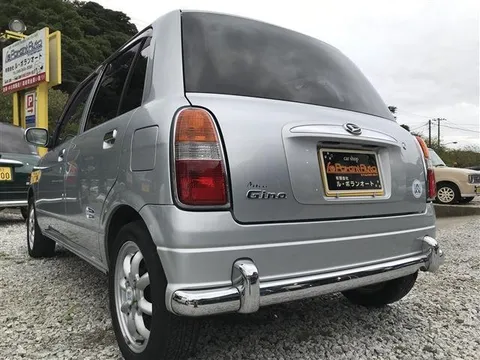 Daihatsu Mira Gino
