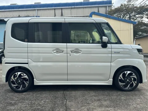Suzuki Spacia Custom