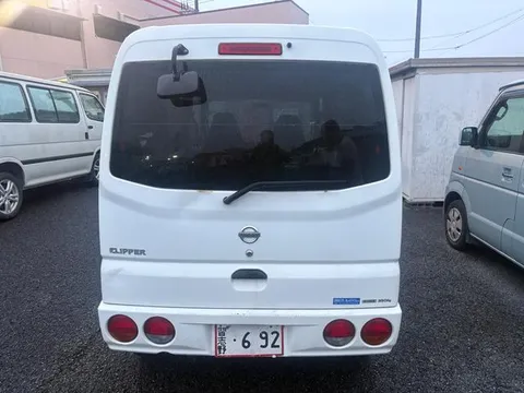 Nissan Clipper Van