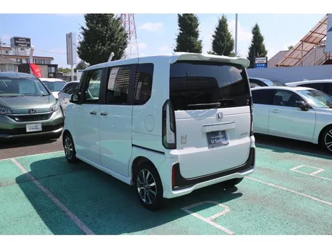 Honda N-BOX Custom