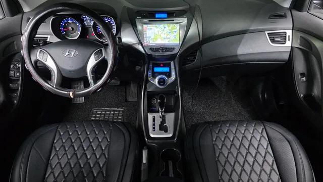 Hyundai Elantra (Avante)