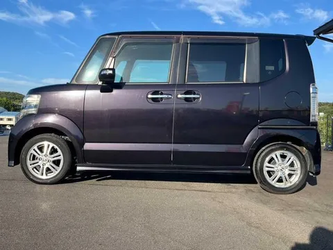 Honda N-BOX Custom