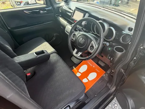 Honda N-BOX Custom