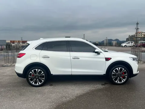 Hongqi HS5