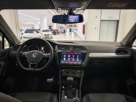 Volkswagen Tiguan L