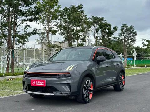 Lynk & Co 06