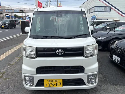 Toyota Pixis Mega