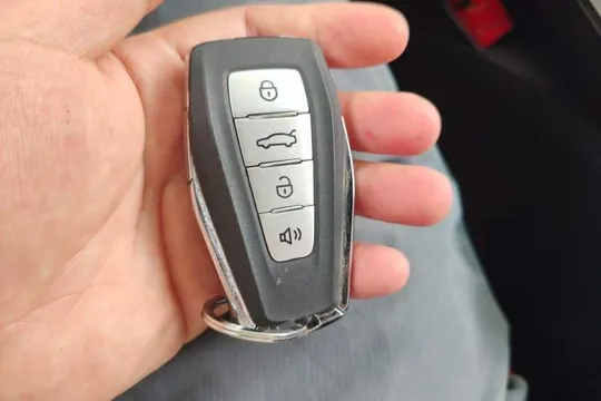Geely Binray