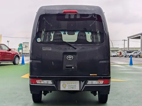 Toyota Pixis Van