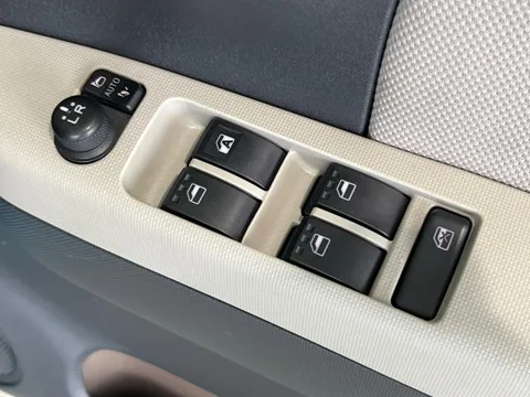 Daihatsu Mira Tocot