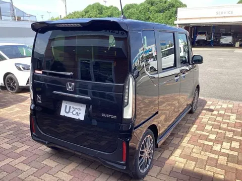 Honda N-BOX Custom