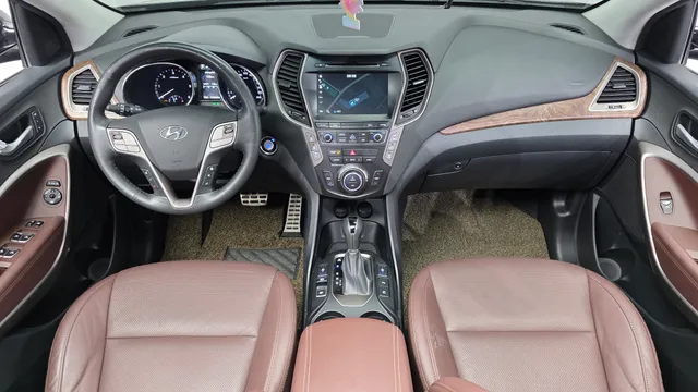 Hyundai Grand Santa Fe (Maxcruz)