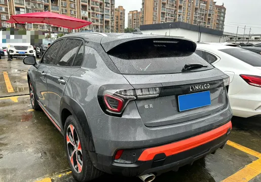 Lynk & Co Lynk & Co 02