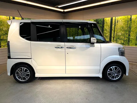 Honda N-BOX Custom
