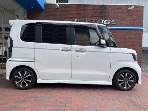 Honda N-BOX Custom