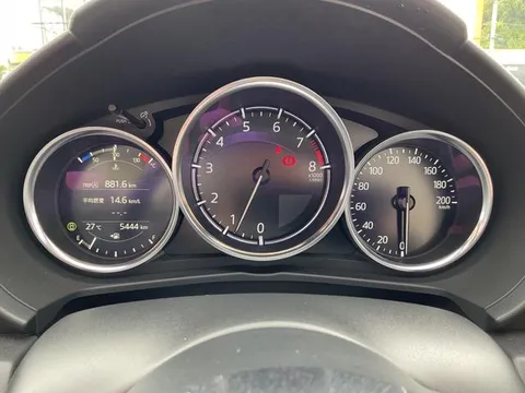 Mazda MX-5 (Roadster)