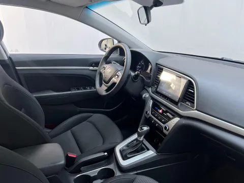Hyundai Elantra (Avante)