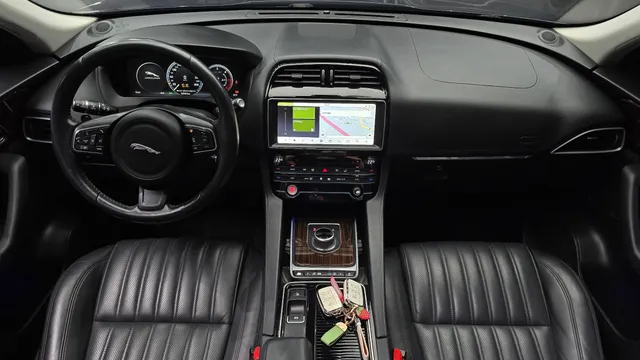 Jaguar F-Pace